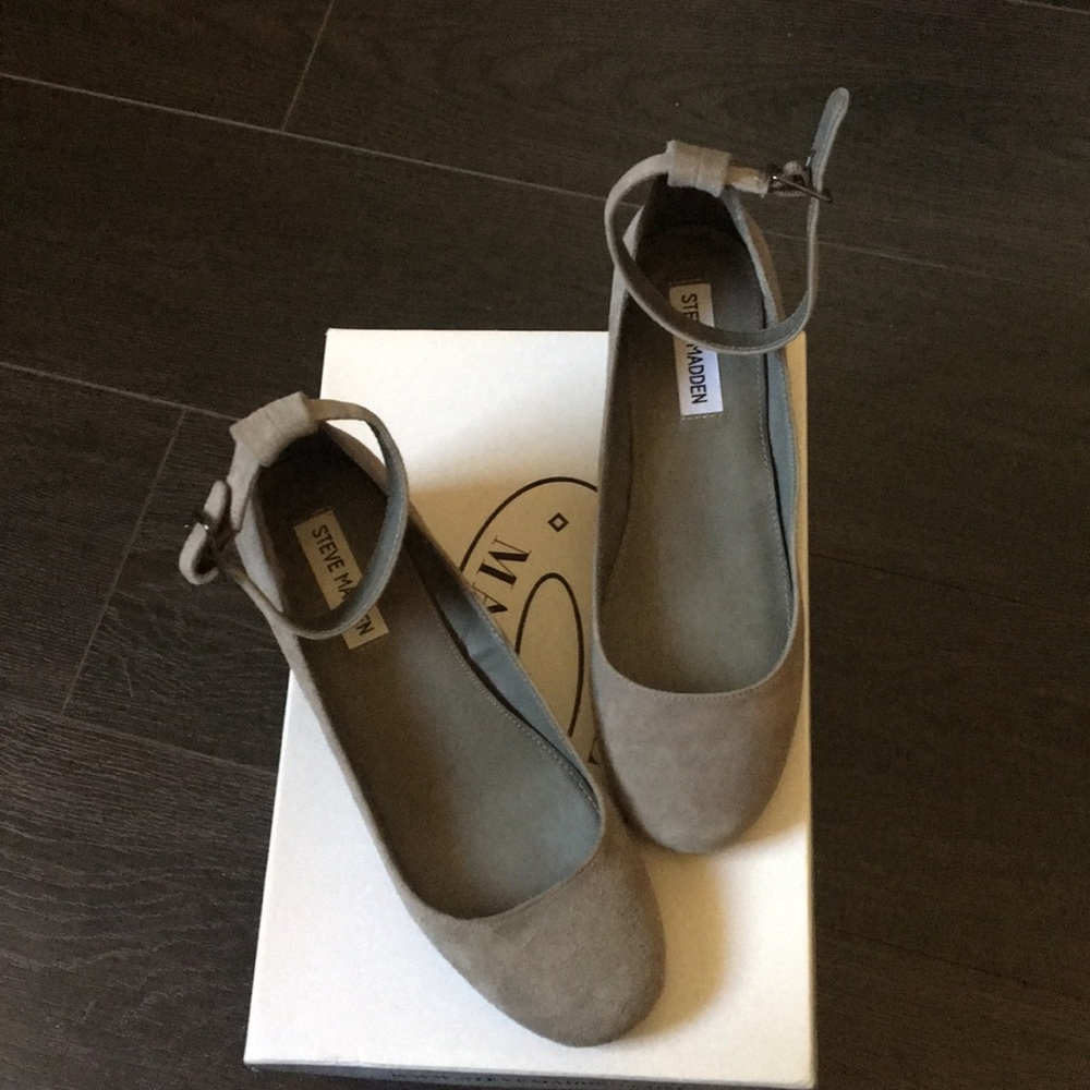 Shoes - Picture 2 of 3